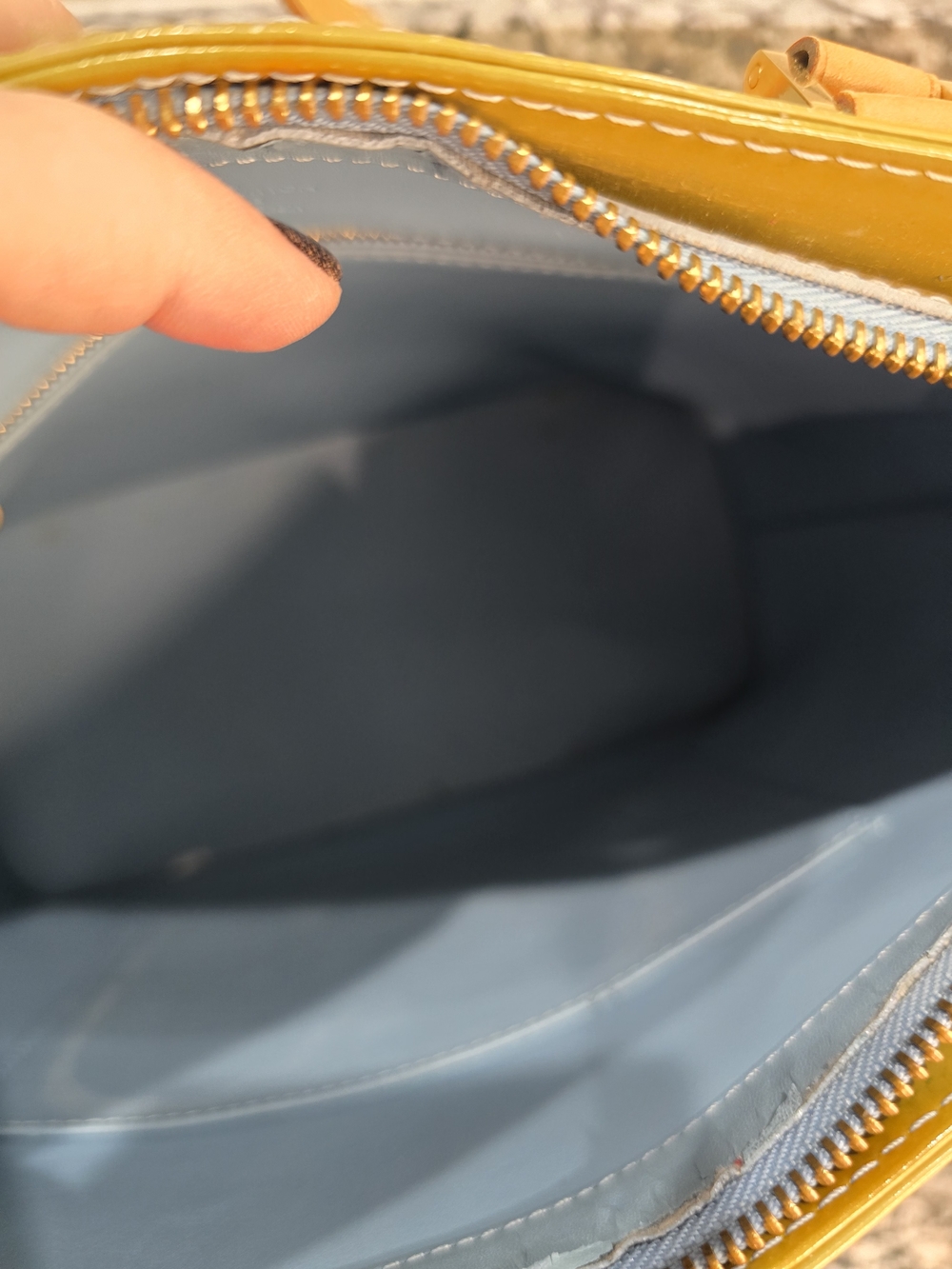 Authentic Louis Vuitton Monogram Vernis Houston Tote Bag - Picture 14 of 16
